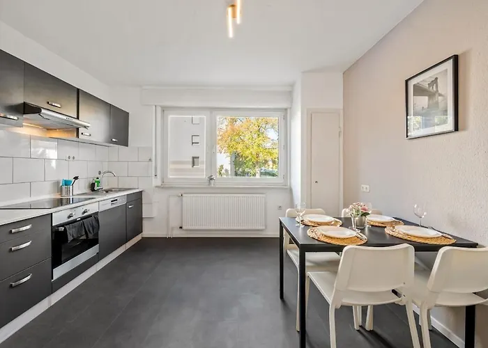 Bir02 Mit Garten In Ruesselsheim! *