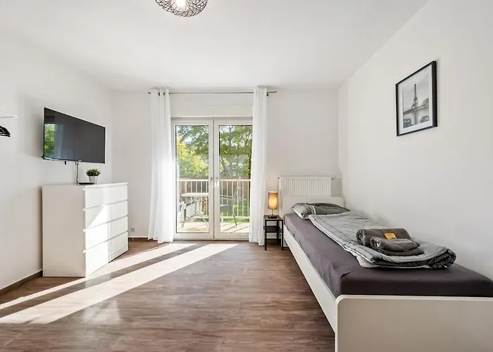 Bir02 Mit Garten In Ruesselsheim! *